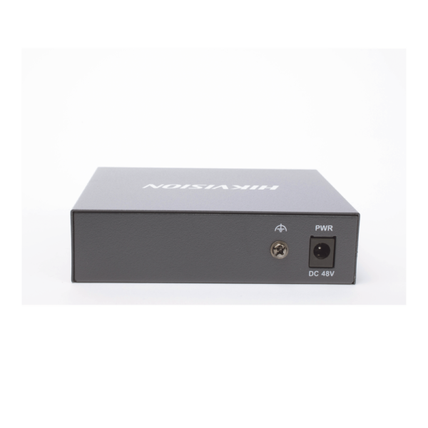 Switch Gigabit PoE+ / No Administrable / 4 Puertos 1000 Mbps PoE+ / 1 Puerto 1000 Mbps Uplink / 35 Watts