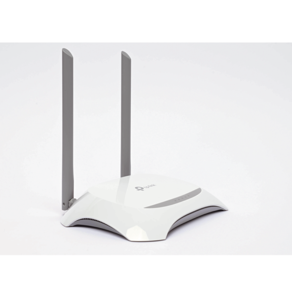Router Inalámbrico para WISP con Configuración de fábrica personalizable, 2.4 GHz, 300 Mbps, 4 Puertos LAN 10/100 Mbps, 1 Puerto WAN 10/100 Mbps